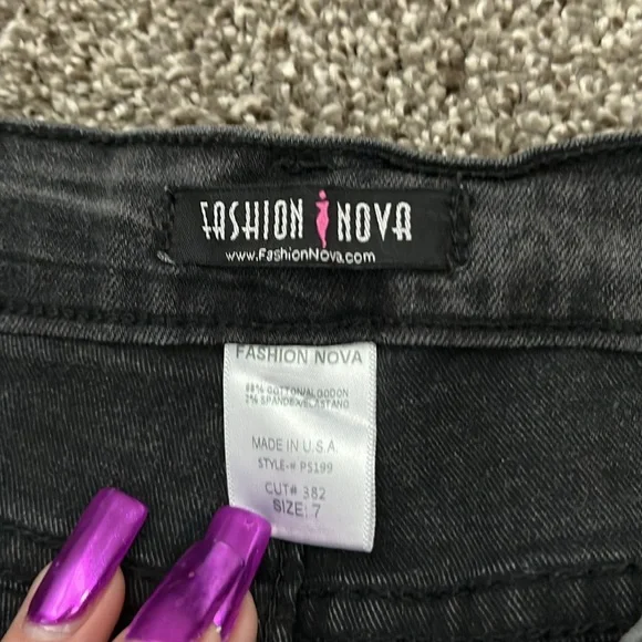 Distressed Jeans - Picture 6 of 6